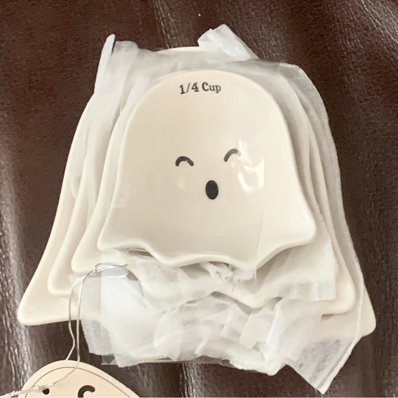Halloween Ghost Measuring Cup Set - 10 Strawberry Street Whimsical Cupboard - Picture 3 of 12